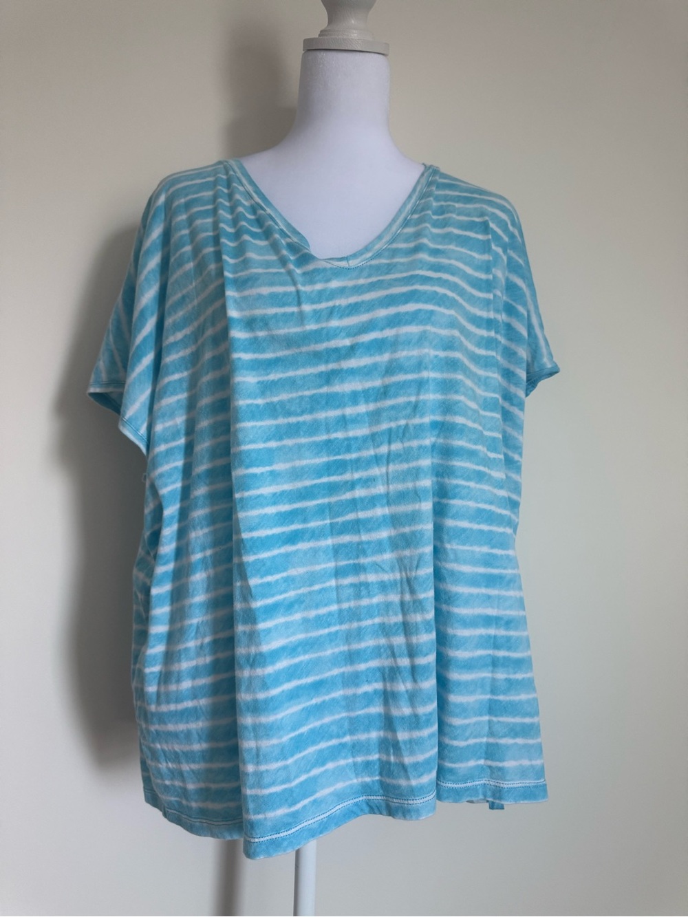 Striped V-Neck Tee Lauren active by Ralph Lauren size women’s 3X blue and white